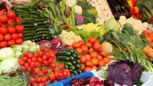 ارتفاع أسعار الخضار اليوم بأسواق العبور يطال 12 صنفًا بينها الطماطم والليمون والثوم